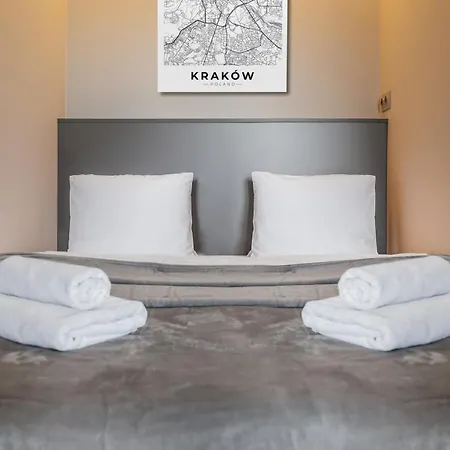Modern With Balcony 10 Min Walk Main Station *